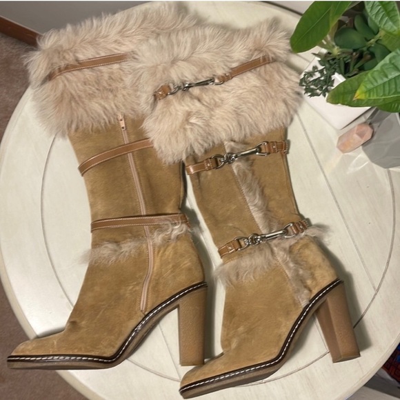COACH JESSICA‎ AUTHENTIC FUR TAN SUEDE WOMENS BOOTS
7 B $680 MADE IN ITALY - Picture 1 of 7